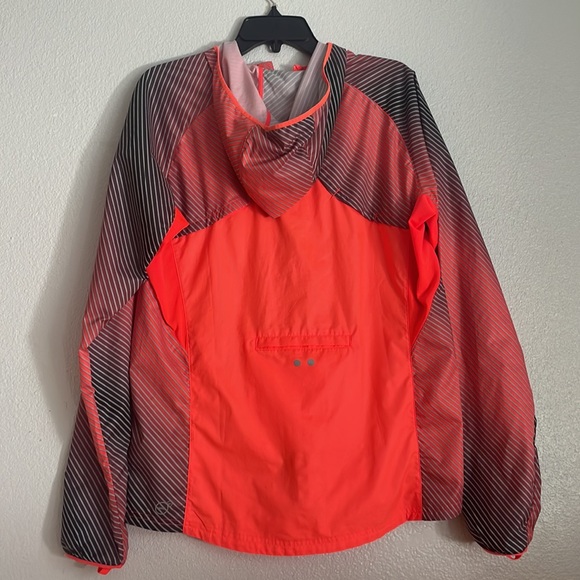 Puma Windcell Reflective Packable Woven Hooded Windbreaker Jacket size M - Picture 2 of 7